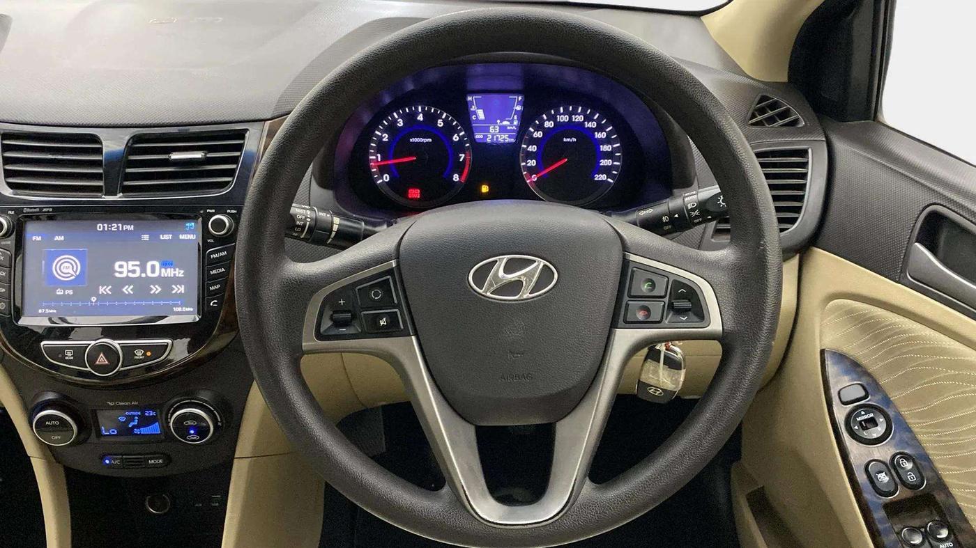 2016 Hyundai Verna 1.6 VTVT SX, Petrol, Manual, 21,724 km, Steering Wheel Close Up