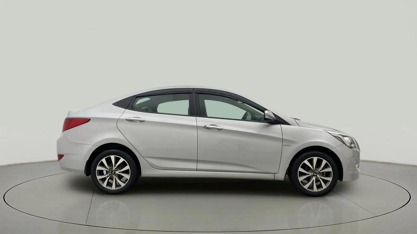 2016 Hyundai Verna 1.6 VTVT SX, Petrol, Manual, 21,724 km, Right Side View