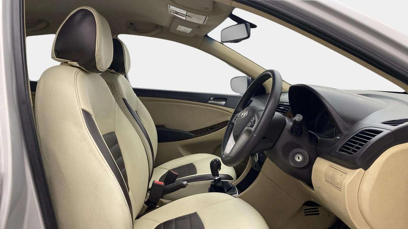 2016 Hyundai Verna 1.6 VTVT SX, Petrol, Manual, 21,724 km, Right Side Front Door Cabin
