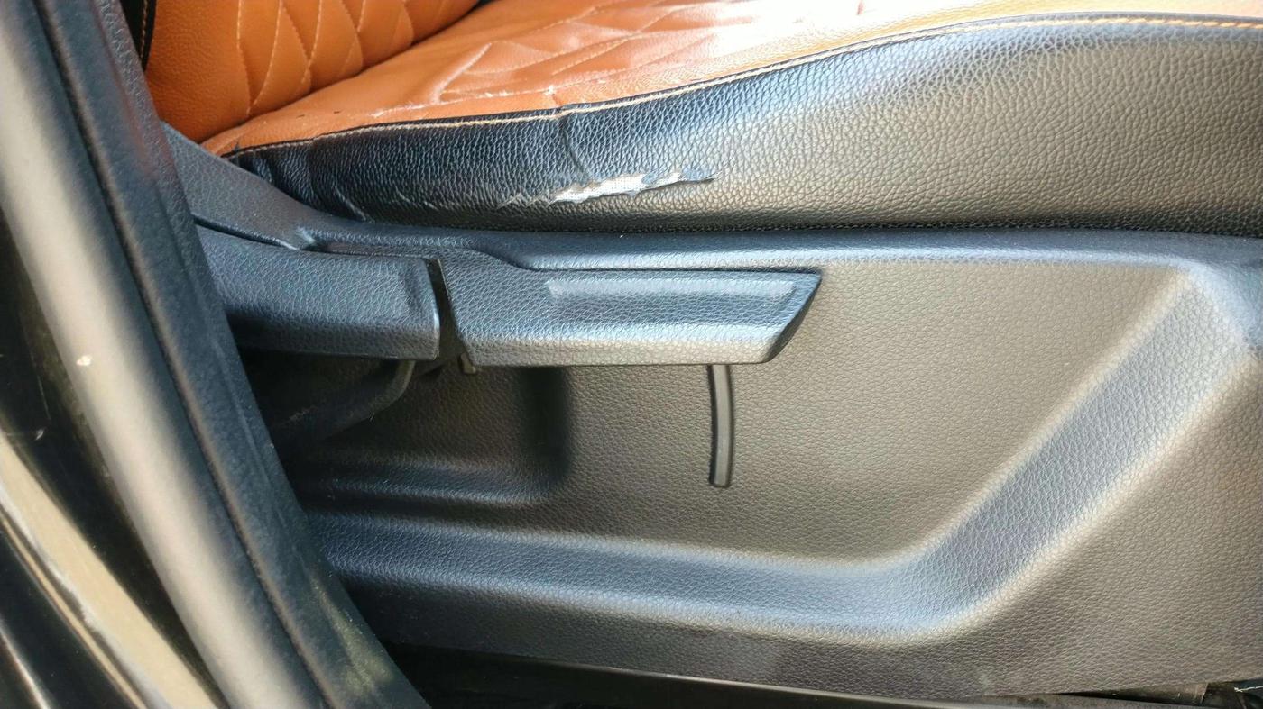 2020 KIA SONET HTK PLUS 1.2, Petrol, Manual, 53,439 km, Driver Side Adjustment Panel