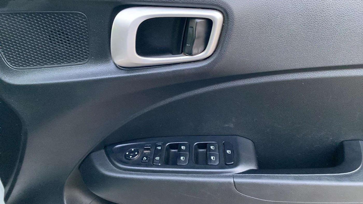2019 Hyundai VENUE SX PLUS 1.0 TURBO DCT, Petrol, Automatic, 44,210 km, Driver Side Door Panels Control