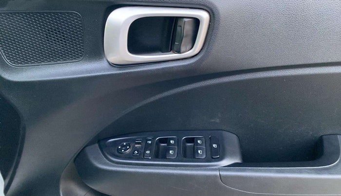 2019 Hyundai VENUE SX PLUS 1.0 TURBO DCT, Petrol, Automatic, 44,210 km, Driver Side Door Panels Control