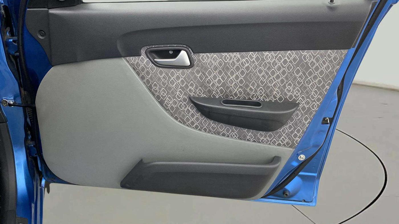 2018 Maruti Alto 800 LXI, CNG, Manual, 1,833 km, Driver Side Door Panels Control