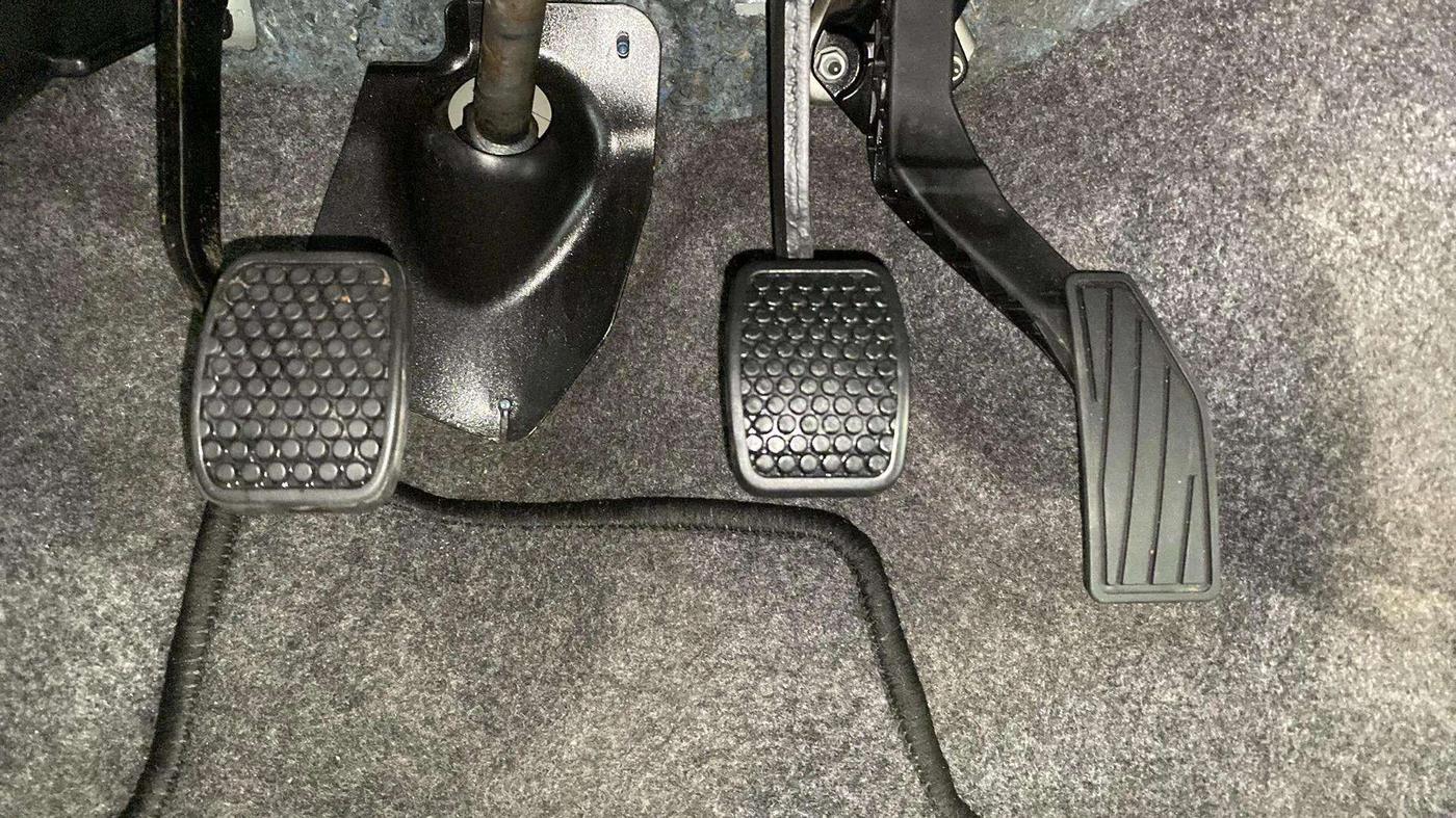 2018 Maruti Alto 800 LXI, CNG, Manual, 1,833 km, Pedals