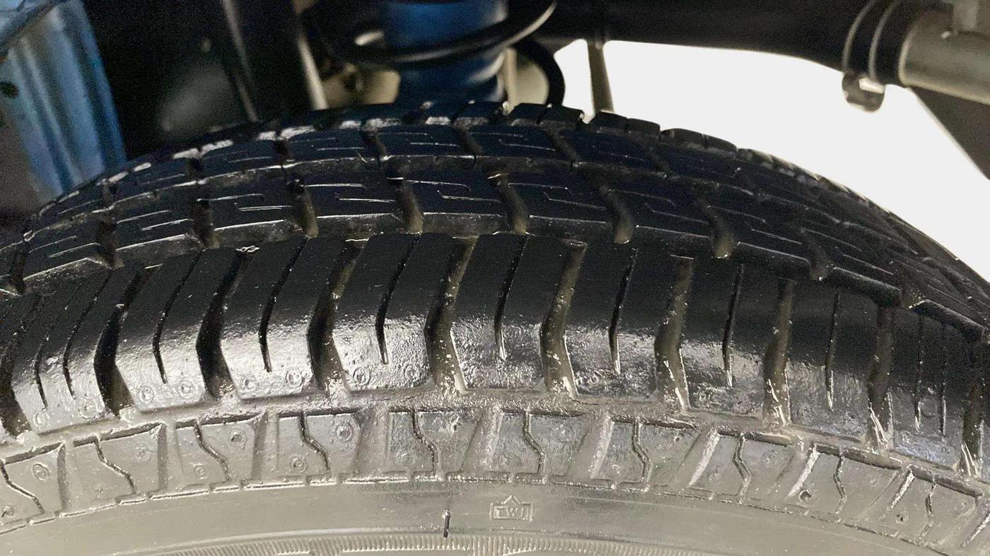 2018 Maruti Alto 800 LXI, CNG, Manual, 1,833 km, Left Rear Tyre Tread