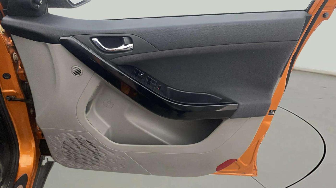 2019 Tata NEXON XZ PETROL, Petrol, Manual, 46,375 km, Driver Side Door Panels Control