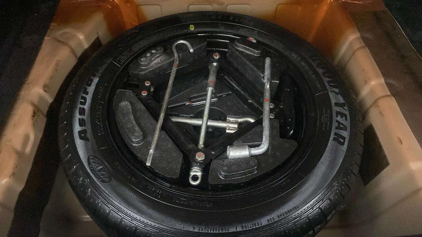 2019 Tata NEXON XZ PETROL, Petrol, Manual, 46,375 km, Spare Tyre
