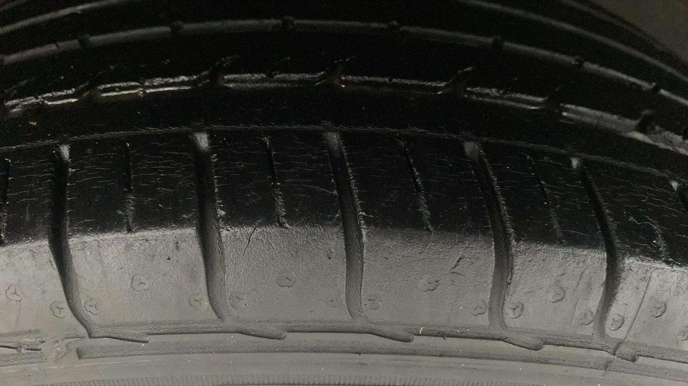 2019 Tata NEXON XZ PETROL, Petrol, Manual, 46,375 km, Right Rear Tyre Tread
