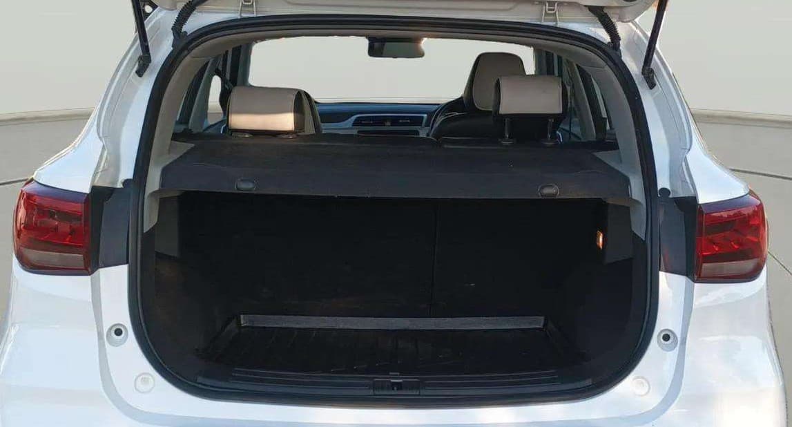 2023 MG ASTOR SUPER 1.5 MT, Petrol, Manual, 30,559 km, Boot Inside
