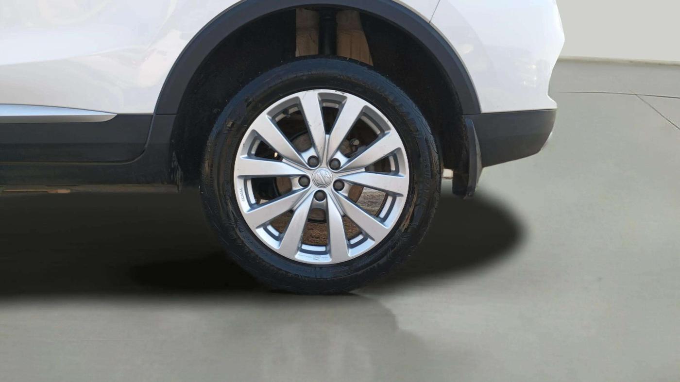 2023 MG ASTOR SUPER 1.5 MT, Petrol, Manual, 30,559 km, Left Rear Wheel