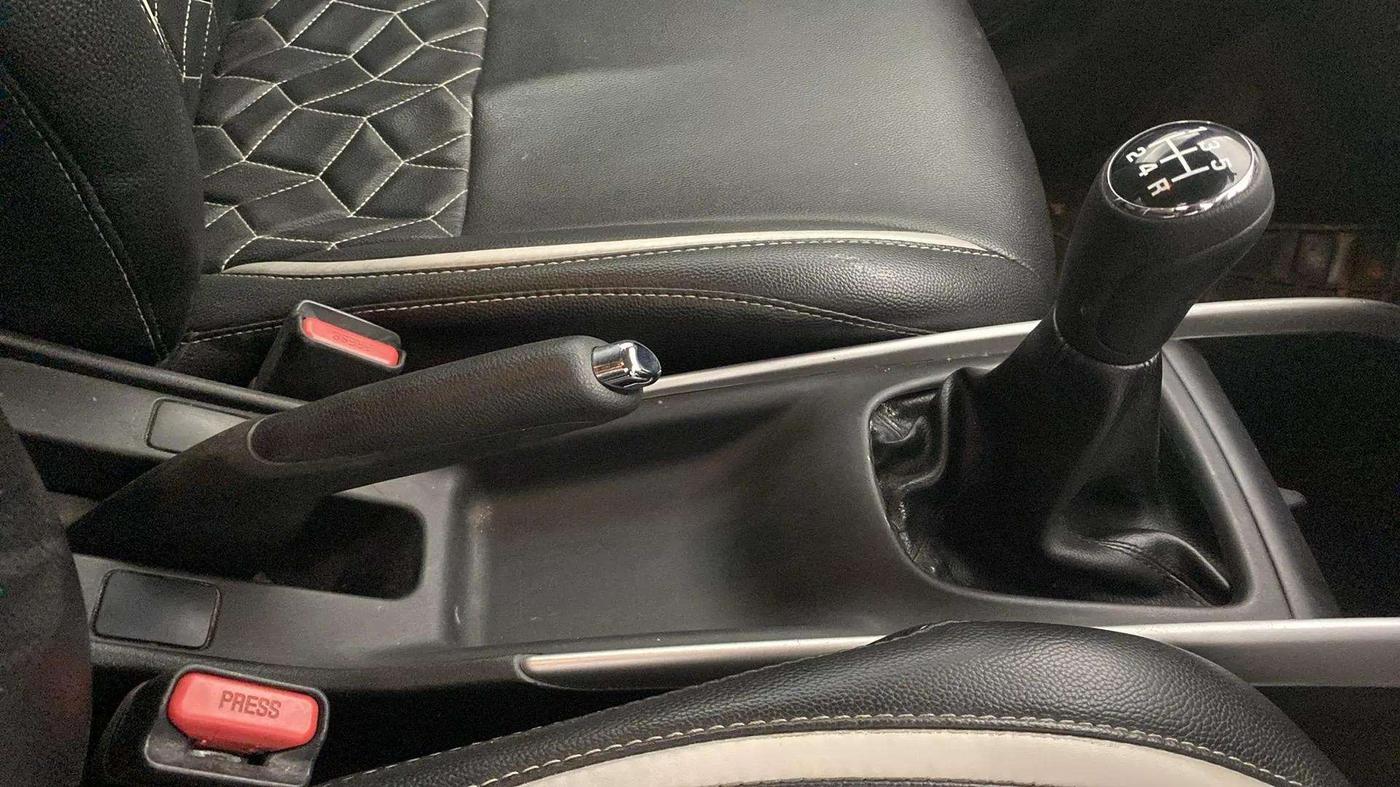 2017 Maruti Baleno ZETA PETROL 1.2, Petrol, Manual, 65,788 km, Gear Lever