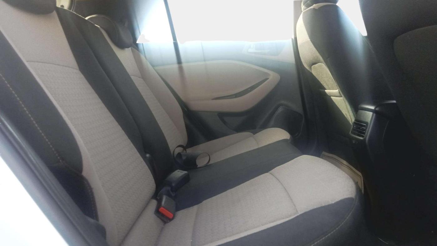 2018 Hyundai Elite i20 ASTA 1.2, Petrol, Manual, 70,988 km, Right Side Rear Door Cabin