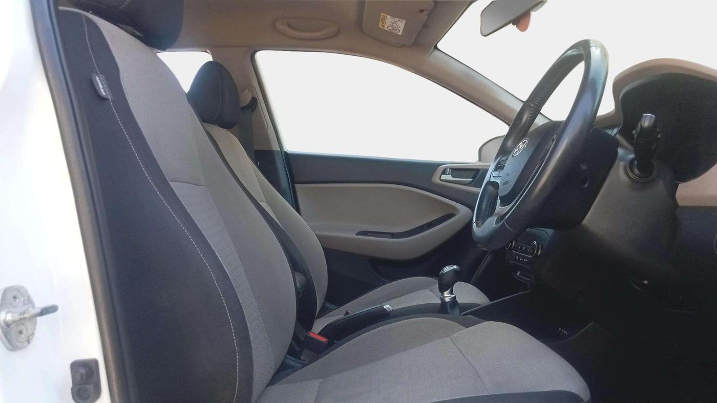 2018 Hyundai Elite i20 ASTA 1.2, Petrol, Manual, 70,988 km, Right Side Front Door Cabin