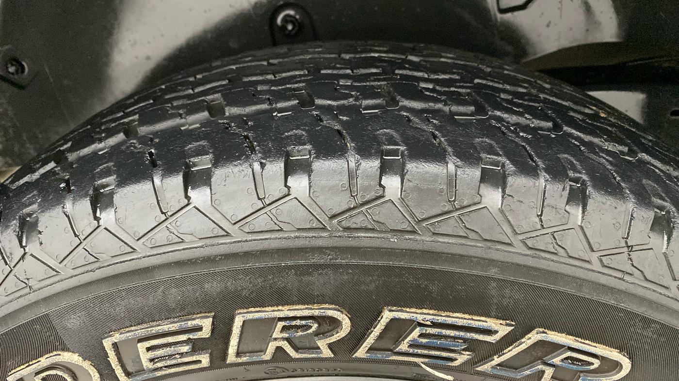 2021 Mahindra Thar LX D 4WD MT CONVERTIBLE, Diesel, Manual, 36,159 km, Right Front Tyre Tread