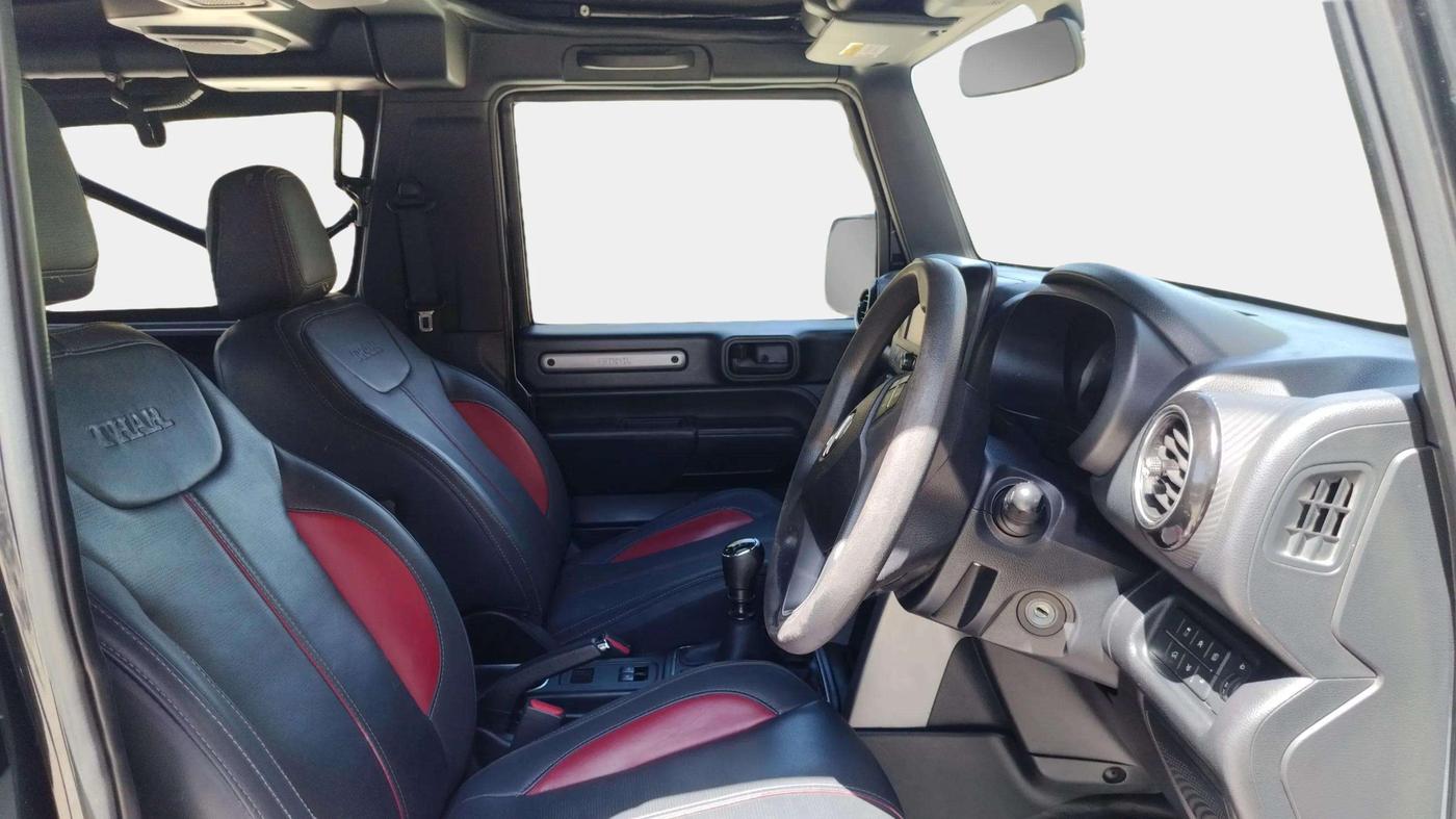 2021 Mahindra Thar LX D 4WD MT CONVERTIBLE, Diesel, Manual, 36,159 km, Right Side Front Door Cabin