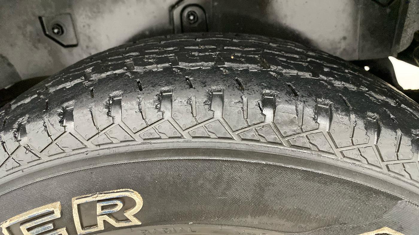 2021 Mahindra Thar LX D 4WD MT CONVERTIBLE, Diesel, Manual, 36,159 km, Left Rear Tyre Tread