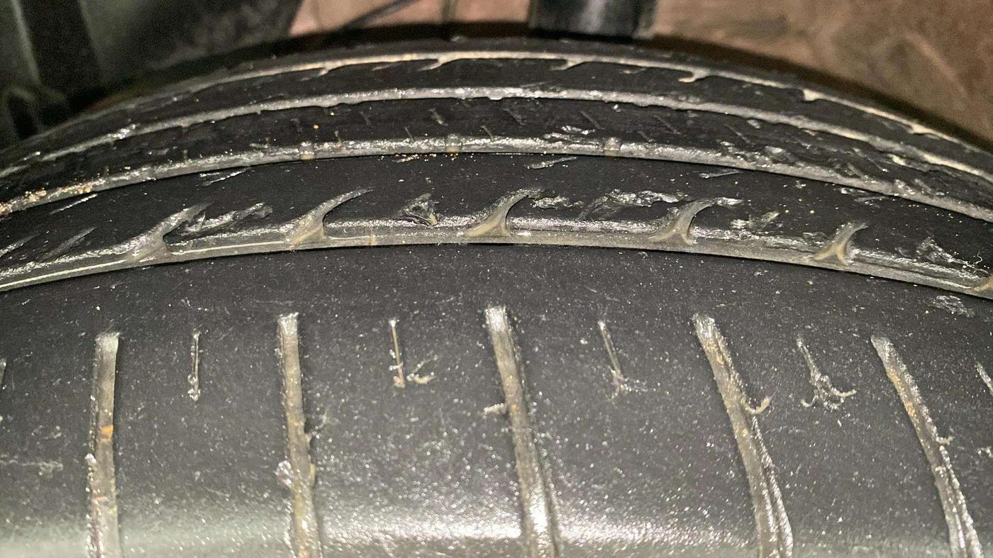 2020 MG HECTOR SHARP 1.5 DCT PETROL, Petrol, Automatic, 35,389 km, Left Front Tyre Tread