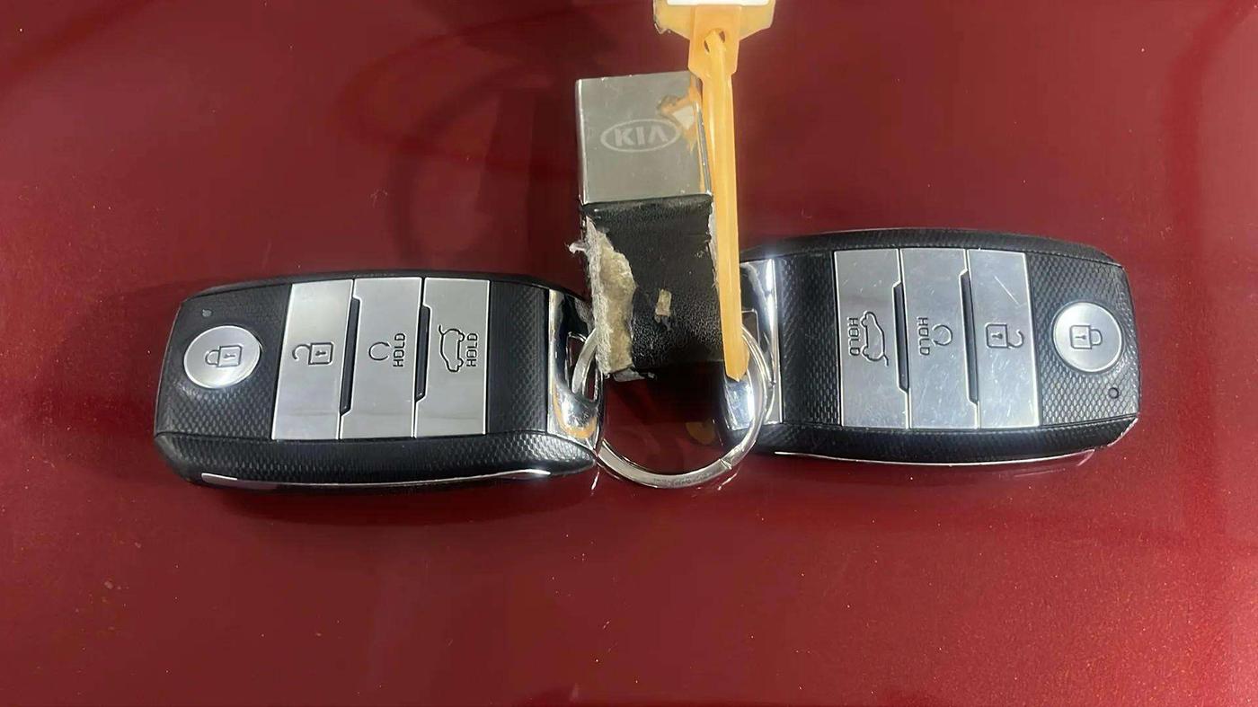 2020 KIA SONET GTX PLUS 1.0 IMT, Petrol, Manual, 19,205 km, Key Close Up