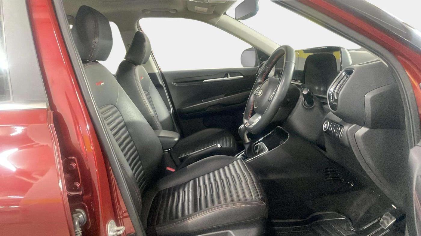 2020 KIA SONET GTX PLUS 1.0 IMT, Petrol, Manual, 19,205 km, Right Side Front Door Cabin