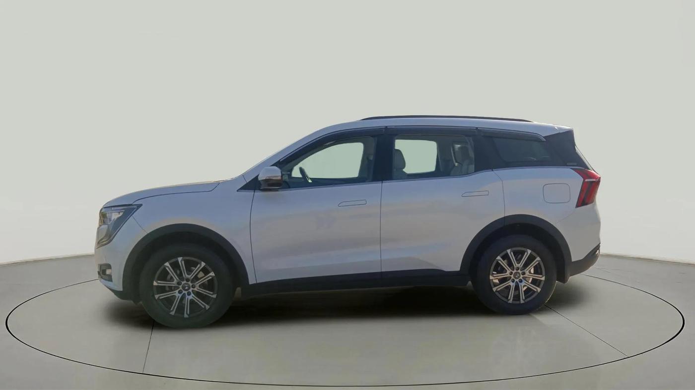 2022 Mahindra XUV700 AX 7 D AT 7 STR, Diesel, Automatic, 24,581 km, Left Side