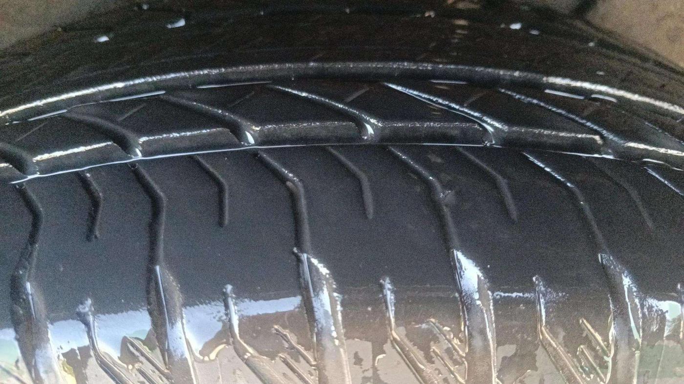 2022 Mahindra XUV700 AX 7 D AT 7 STR, Diesel, Automatic, 24,581 km, Right Rear Tyre Tread