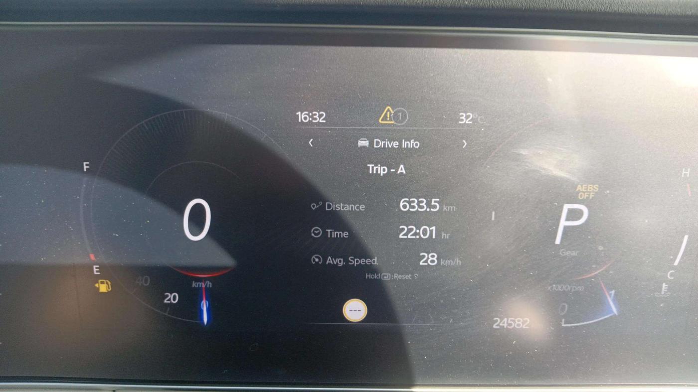 2022 Mahindra XUV700 AX 7 D AT 7 STR, Diesel, Automatic, 24,581 km, Odometer Image