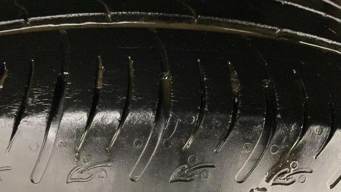 2023 Maruti BREZZA LXI S- CNG, CNG, Manual, 46,401 km, Left Rear Tyre Tread