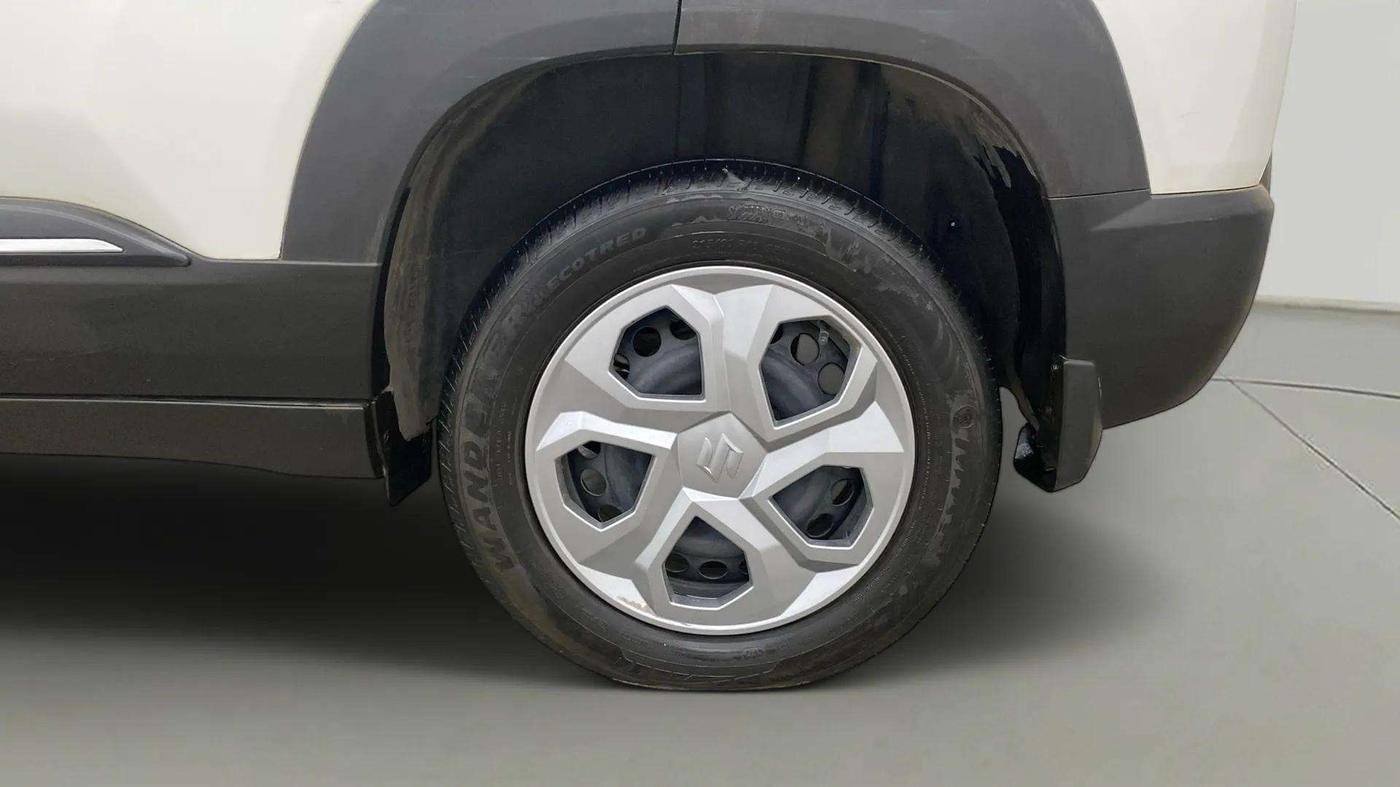 2023 Maruti BREZZA LXI S- CNG, CNG, Manual, 46,401 km, Left Rear Wheel