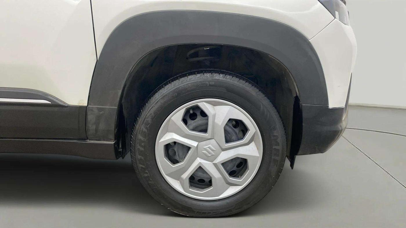 2023 Maruti BREZZA LXI S- CNG, CNG, Manual, 46,401 km, Right Front Wheel