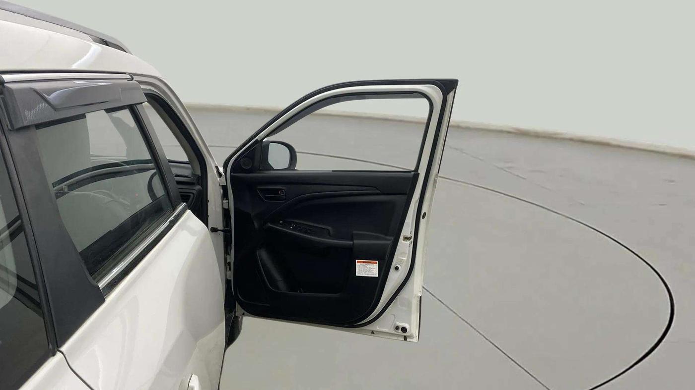 2023 Maruti BREZZA LXI S- CNG, CNG, Manual, 46,401 km, RHS Front Door