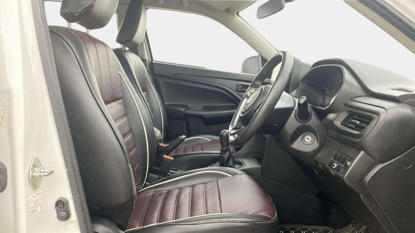 2023 Maruti BREZZA LXI S- CNG, CNG, Manual, 46,401 km, Right Side Front Door Cabin