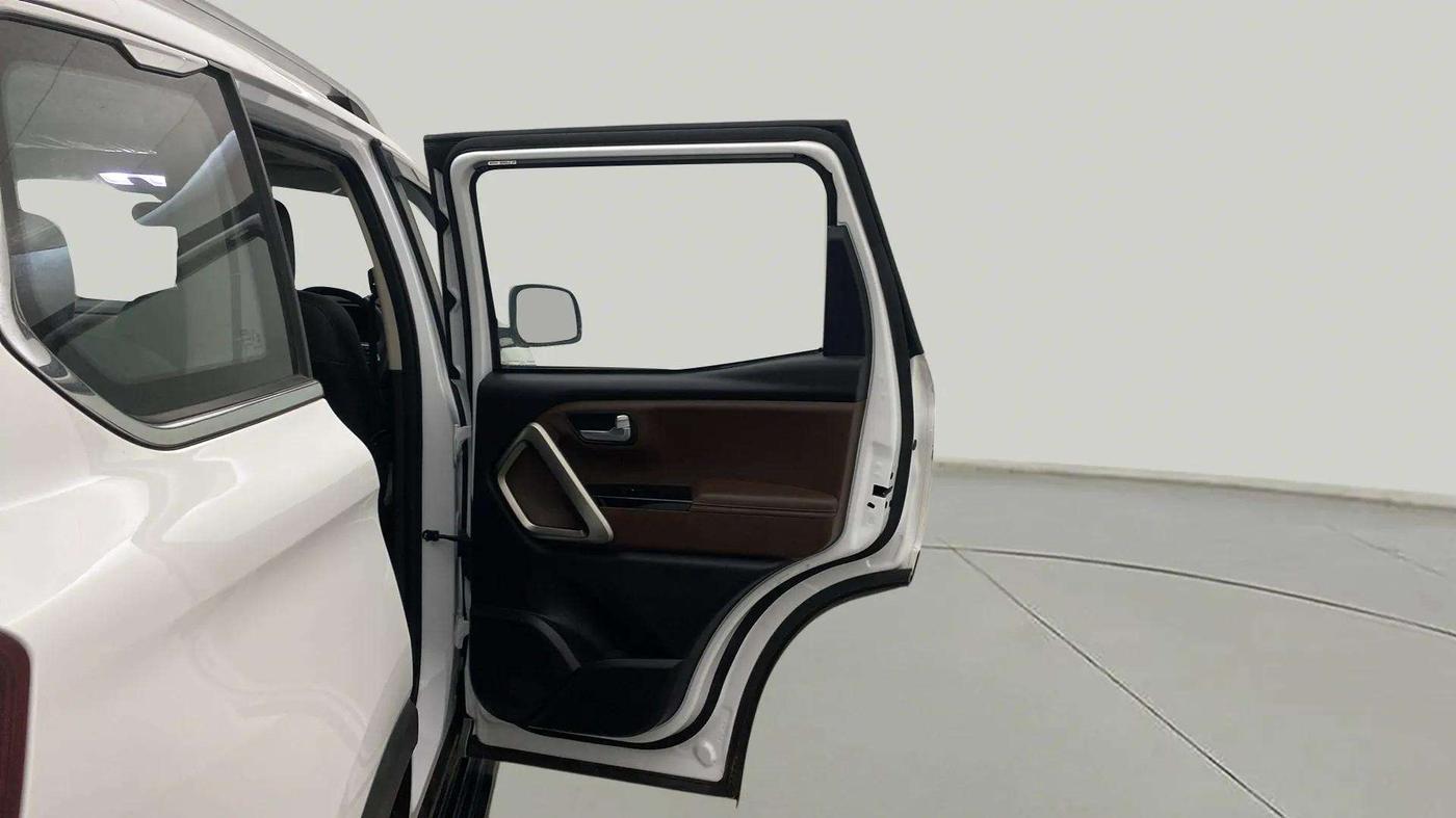 2024 Mahindra SCORPIO-N N Z8 S Petrol AT, Petrol, Automatic, 7,611 km, RHS Rear Door