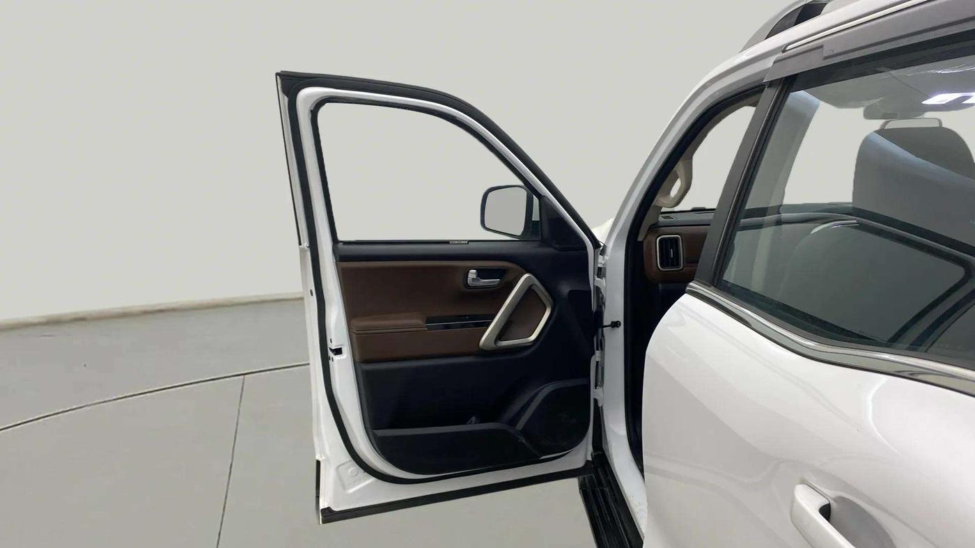 2024 Mahindra SCORPIO-N N Z8 S Petrol AT, Petrol, Automatic, 7,611 km, LHS Front Door
