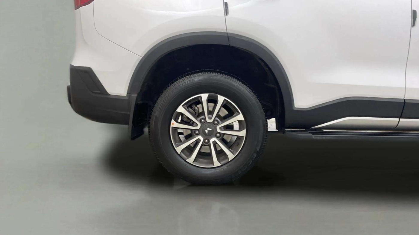 2024 Mahindra SCORPIO-N N Z8 S Petrol AT, Petrol, Automatic, 7,611 km, Right Rear Wheel
