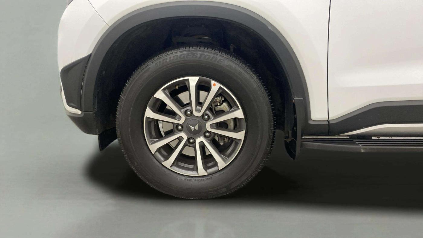 2024 Mahindra SCORPIO-N N Z8 S Petrol AT, Petrol, Automatic, 7,611 km, Left Front Wheel