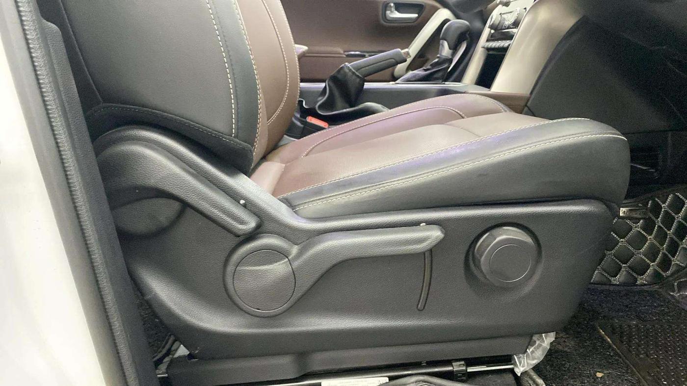 2024 Mahindra SCORPIO-N N Z8 S Petrol AT, Petrol, Automatic, 7,611 km, Driver Side Adjustment Panel