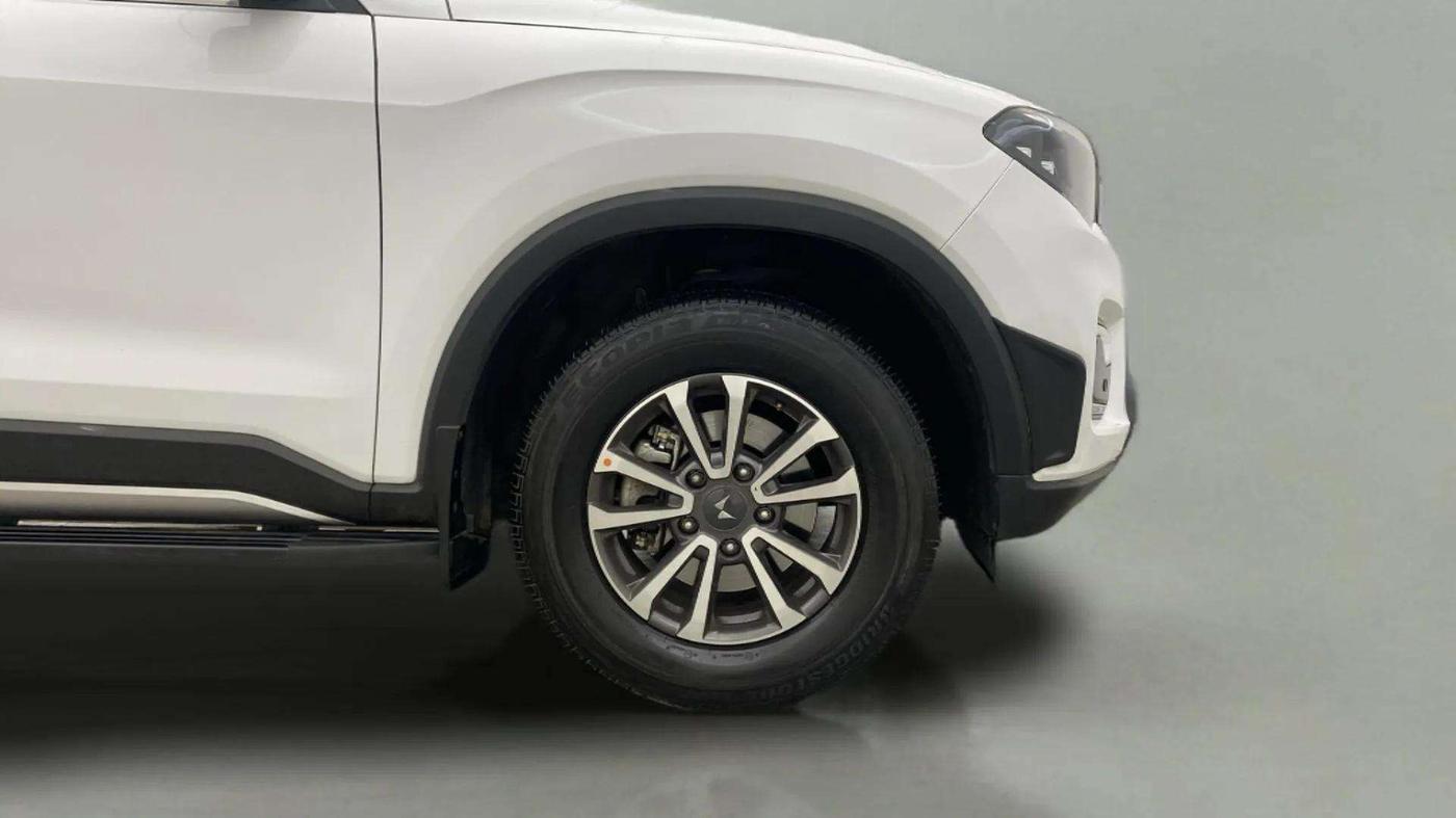 2024 Mahindra SCORPIO-N N Z8 S Petrol AT, Petrol, Automatic, 7,611 km, Right Front Wheel
