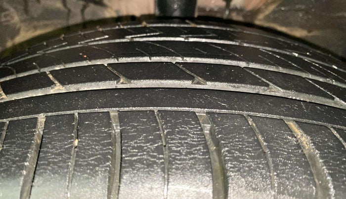 2022 KIA SELTOS HTX IVT 1.5 PETROL, Petrol, Automatic, 19,664 km, Right Front Tyre Tread