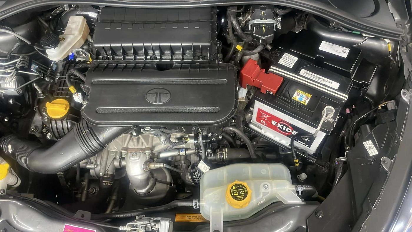 2024 Tata Tiago  XZA Plus CNG, CNG, Automatic, 12,733 km, Engine View - Left