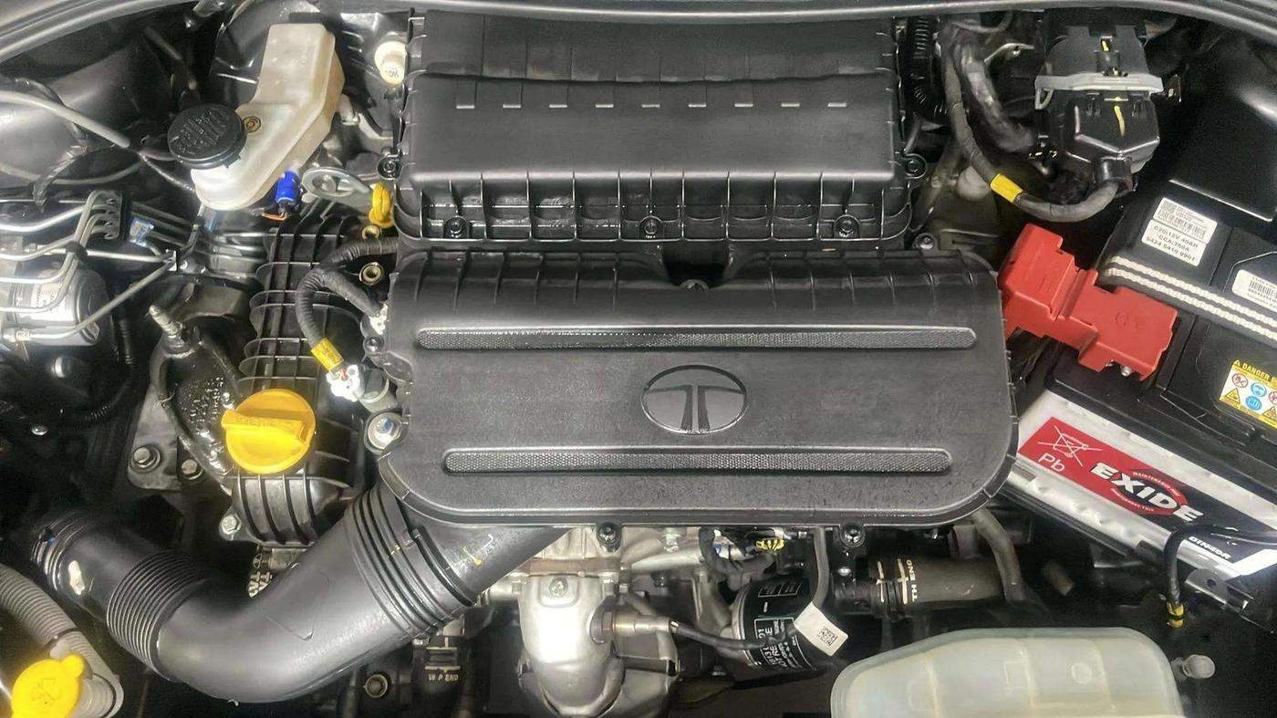 2024 Tata Tiago  XZA Plus CNG, CNG, Automatic, 12,733 km, Engine View