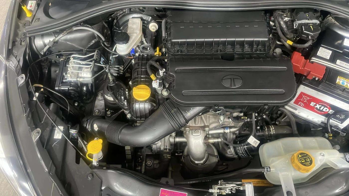 2024 Tata Tiago  XZA Plus CNG, CNG, Automatic, 12,733 km, Engine View - Right