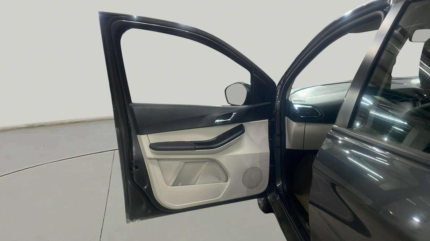 2024 Tata Tiago  XZA Plus CNG, CNG, Automatic, 12,733 km, LHS Front Door
