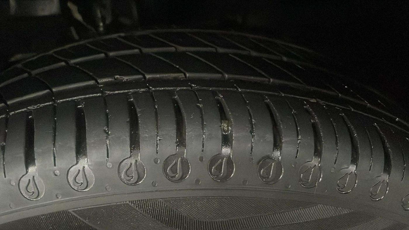 2024 Tata Tiago  XZA Plus CNG, CNG, Automatic, 12,733 km, Right Front Tyre Tread