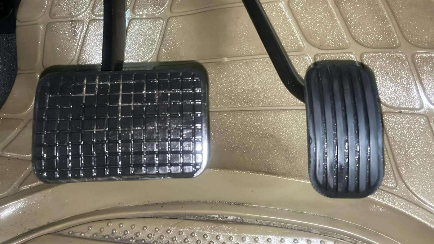 2024 Tata Tiago  XZA Plus CNG, CNG, Automatic, 12,733 km, Pedals