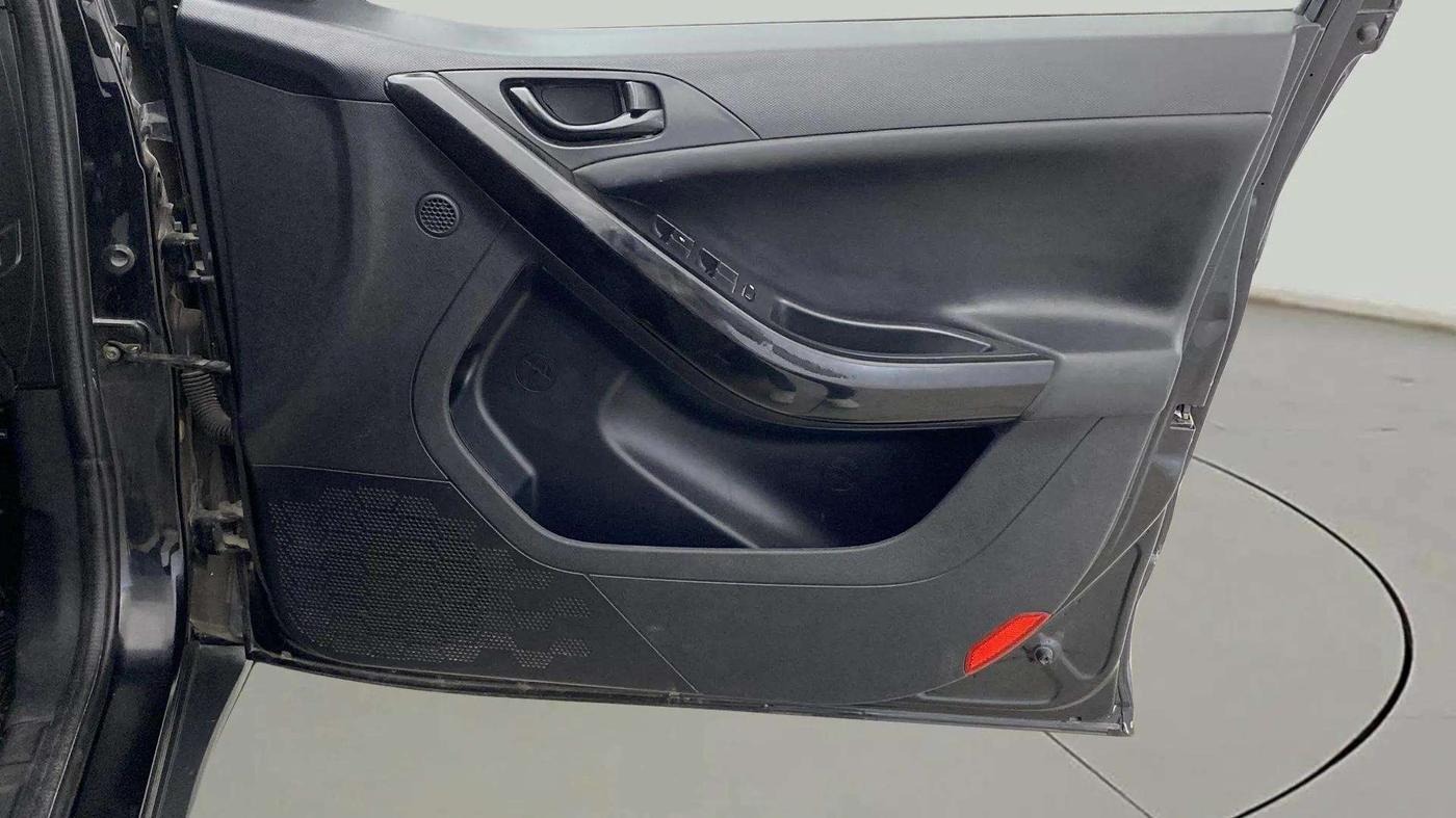 2023 Tata NEXON XZA PLUS DIESEL DARK EDITION, Diesel, Automatic, 32,880 km, Driver Side Door Panels Control