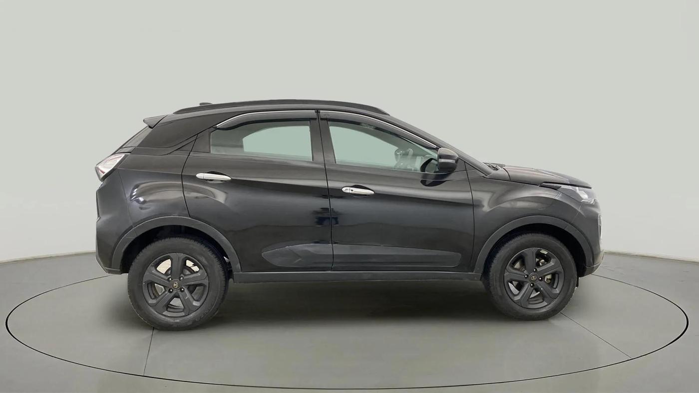 2023 Tata NEXON XZA PLUS DIESEL DARK EDITION, Diesel, Automatic, 32,880 km, Right Side View