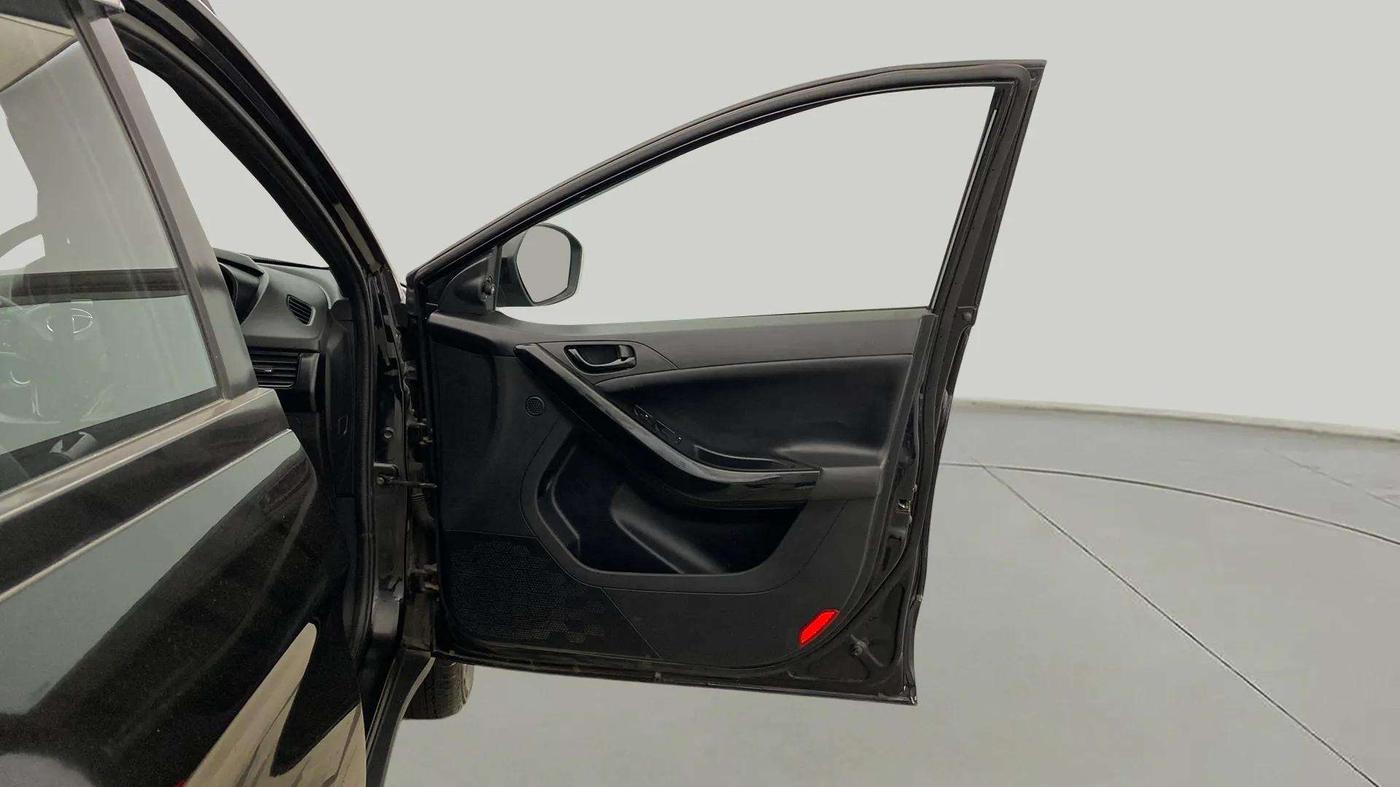 2023 Tata NEXON XZA PLUS DIESEL DARK EDITION, Diesel, Automatic, 32,880 km, RHS Front Door