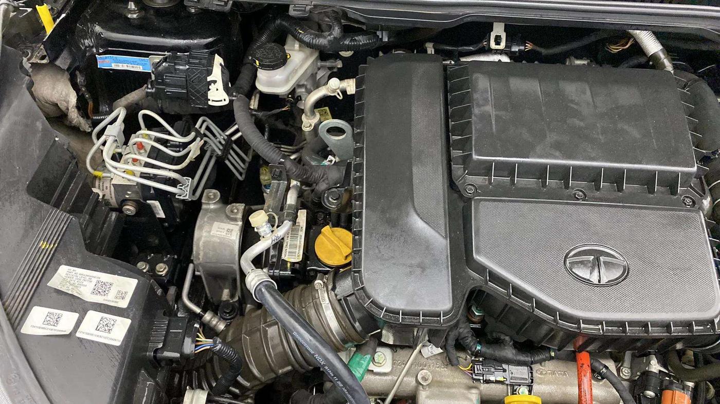 2023 Tata NEXON XZA PLUS DIESEL DARK EDITION, Diesel, Automatic, 32,880 km, Engine View - Right