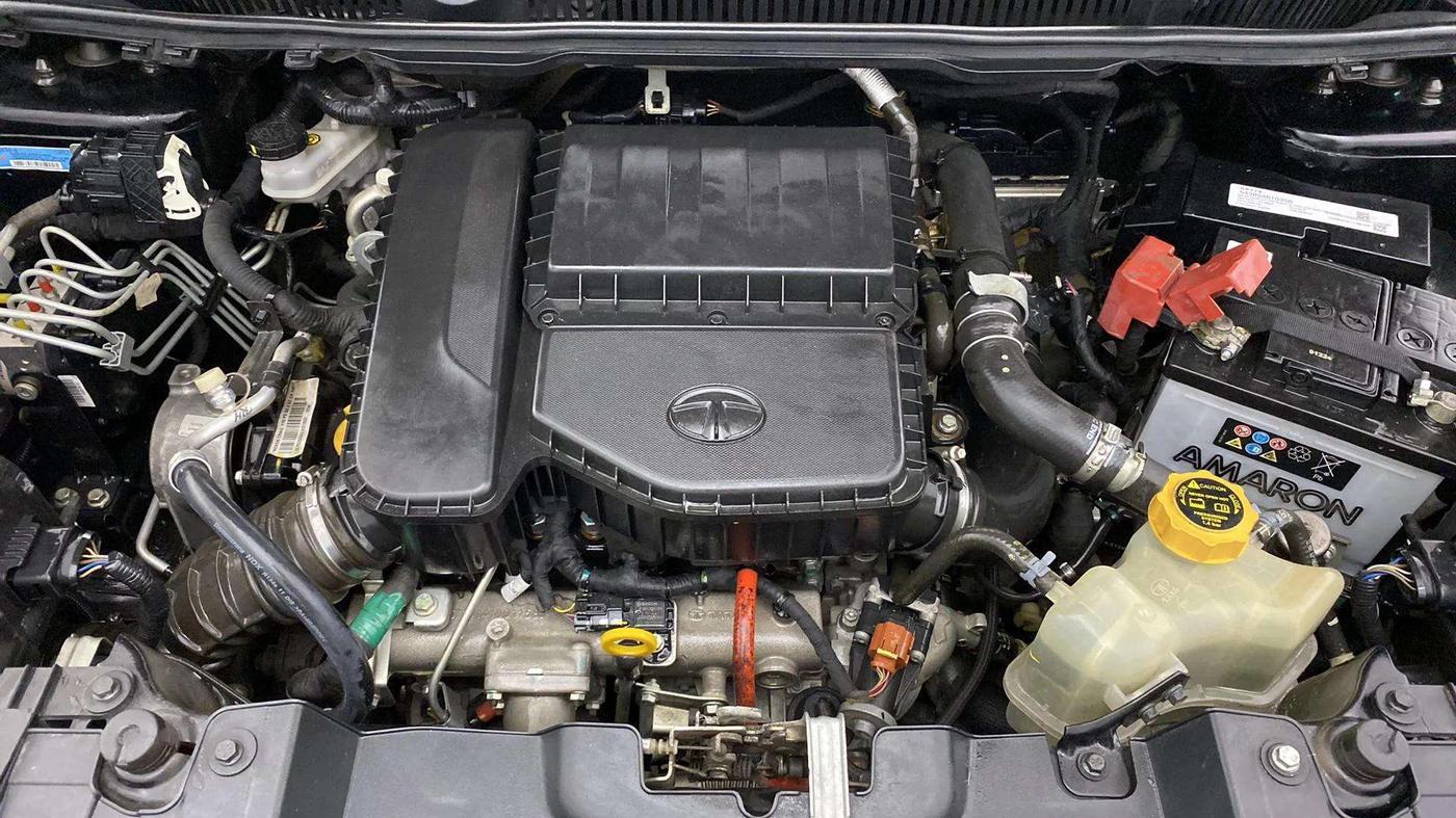 2023 Tata NEXON XZA PLUS DIESEL DARK EDITION, Diesel, Automatic, 32,880 km, Engine View