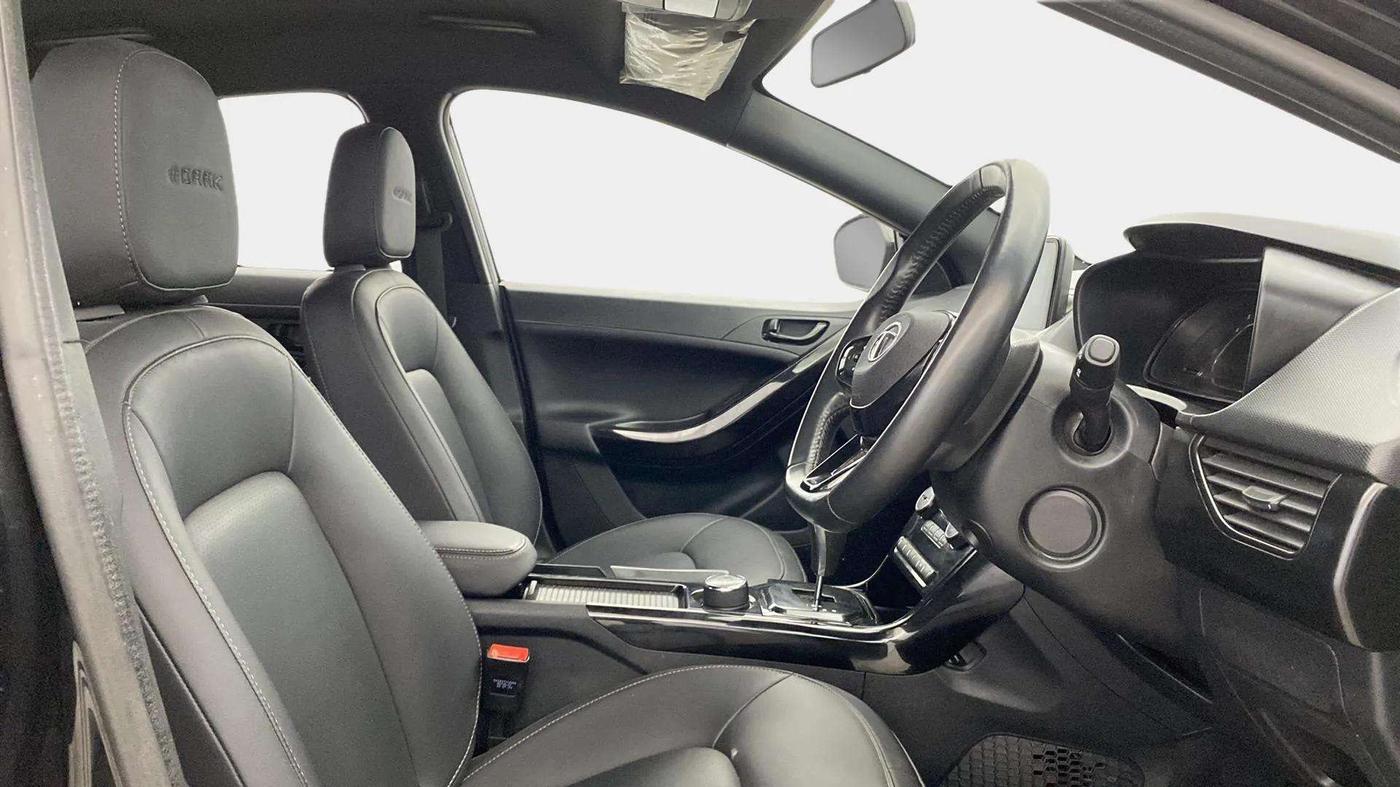 2023 Tata NEXON XZA PLUS DIESEL DARK EDITION, Diesel, Automatic, 32,880 km, Right Side Front Door Cabin